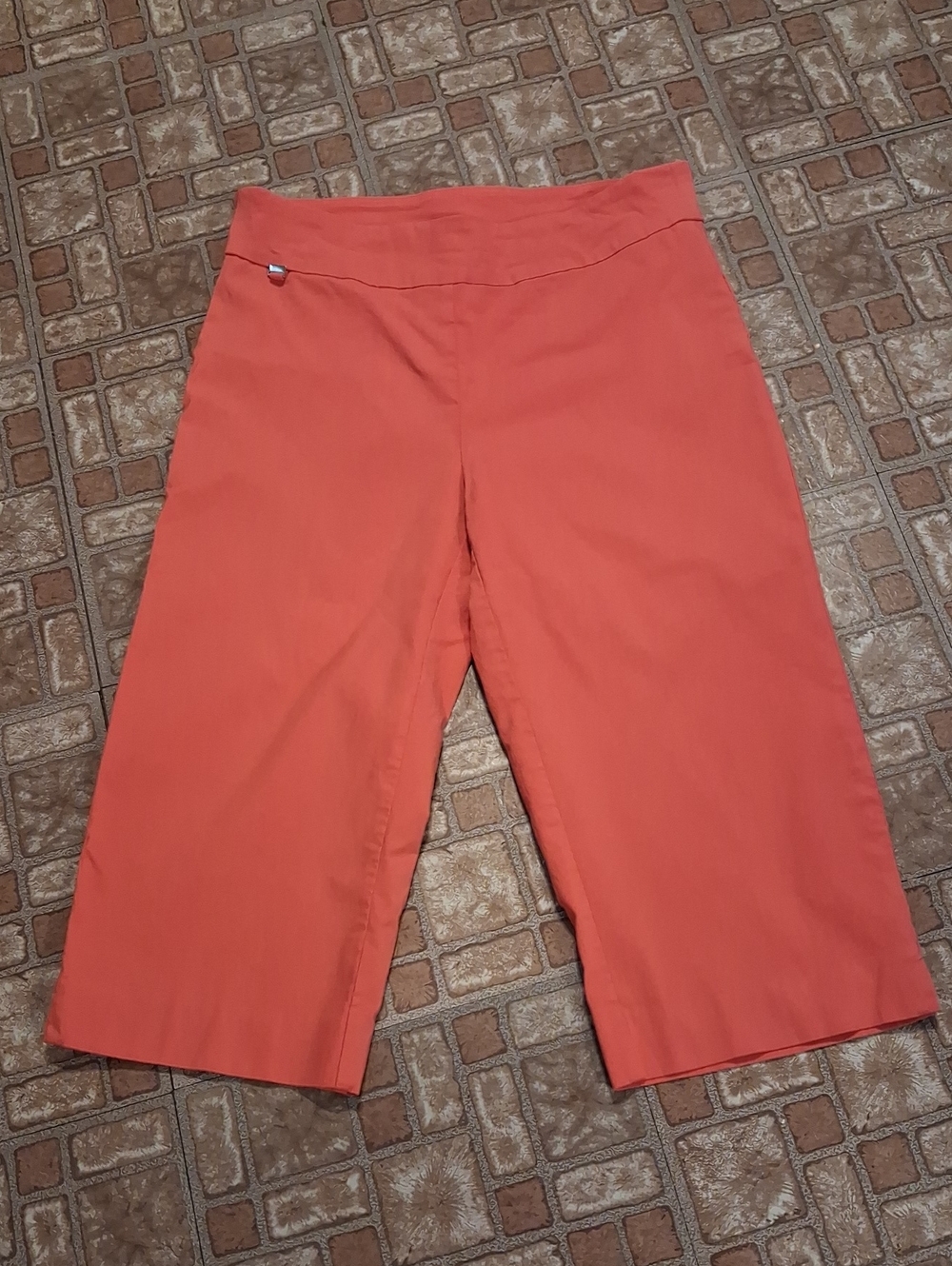 Coral  Capris with Pull On  Waistband Kate Park Size 1xlarge